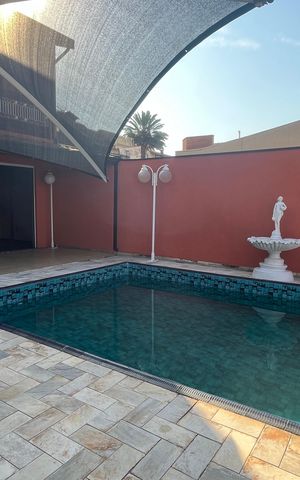 Casa à venda com 315m², 5 quartos e 4 vagas Casa à venda com 315m², 5 quartos e 4 vagasÁrea comum