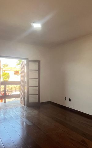 Casa à venda com 315m², 5 quartos e 4 vagas Casa à venda com 315m², 5 quartos e 4 vagasQuarto 2