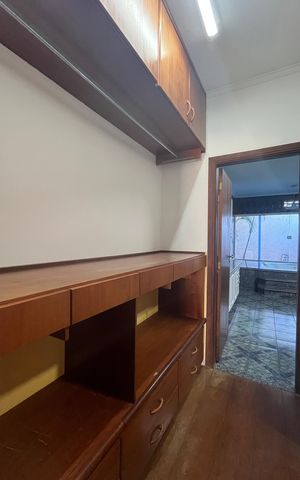 Casa à venda com 315m², 5 quartos e 4 vagas Casa à venda com 315m², 5 quartos e 4 vagasSuíte 1