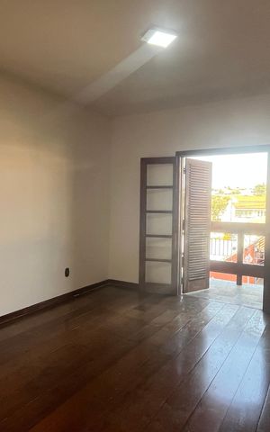Casa à venda com 315m², 5 quartos e 4 vagas Casa à venda com 315m², 5 quartos e 4 vagasQuarto 2