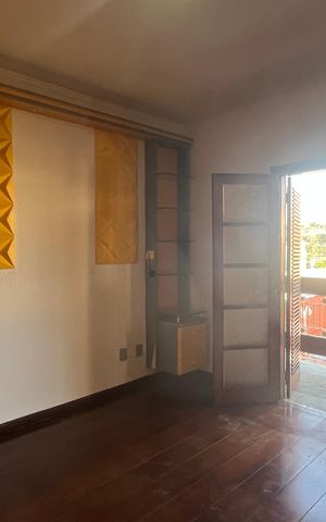 Casa à venda com 315m², 5 quartos e 4 vagas Casa à venda com 315m², 5 quartos e 4 vagasQuarto 2