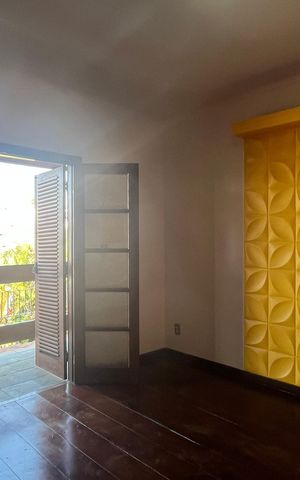 Casa à venda com 315m², 5 quartos e 4 vagas Casa à venda com 315m², 5 quartos e 4 vagasQuarto 2