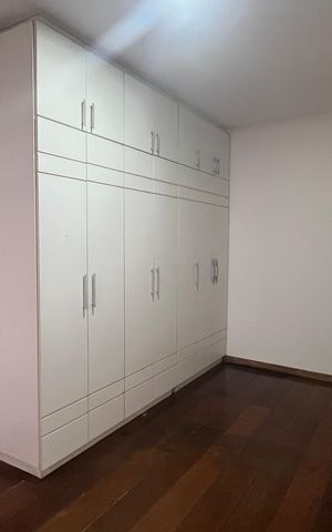 Casa à venda com 315m², 5 quartos e 4 vagas Casa à venda com 315m², 5 quartos e 4 vagasQuarto 1
