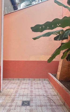 Casa à venda com 315m², 5 quartos e 4 vagas Casa à venda com 315m², 5 quartos e 4 vagasvaranda