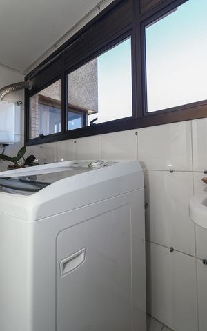 Apartamento à venda com 223m², 3 quartos e 2 vagasÁrea de Serviço