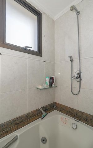 Apartamento à venda com 223m², 3 quartos e 2 vagasBanheiro da Suíte