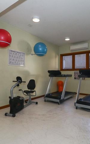Apartamento à venda com 223m², 3 quartos e 2 vagasÁrea comum - Academia
