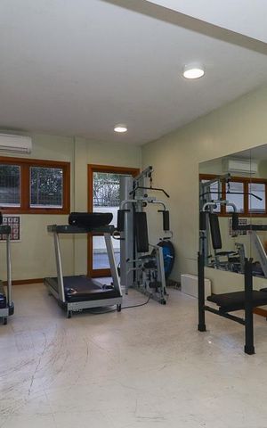 Apartamento à venda com 223m², 3 quartos e 2 vagasÁrea comum - Academia