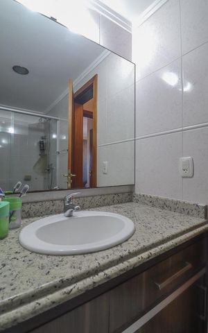 Apartamento à venda com 223m², 3 quartos e 2 vagasBanheiro Social