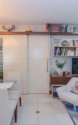 Apartamento à venda com 97m², 3 quartos e 3 vagas Apartamento à venda com 97m², 3 quartos e 3 vagasSala