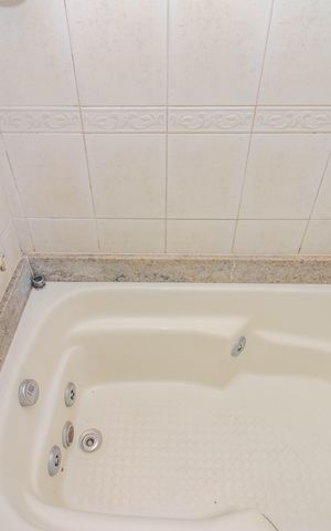 Apartamento à venda com 97m², 3 quartos e 3 vagas Apartamento à venda com 97m², 3 quartos e 3 vagasBanheiro da Suíte