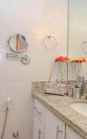 Apartamento à venda com 97m², 3 quartos e 3 vagas Apartamento à venda com 97m², 3 quartos e 3 vagasBanheiro da Suíte