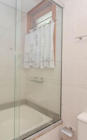 Apartamento à venda com 97m², 3 quartos e 3 vagas Apartamento à venda com 97m², 3 quartos e 3 vagasBanheiro da Suíte