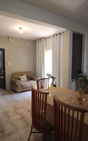 Casa à venda com 375m², 4 quartos e 2 vagasCopa
