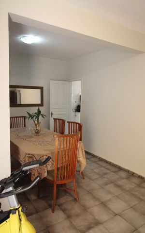 Casa à venda com 375m², 4 quartos e 2 vagasCopa