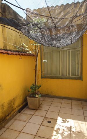 Casa à venda com 375m², 4 quartos e 2 vagasQuintal