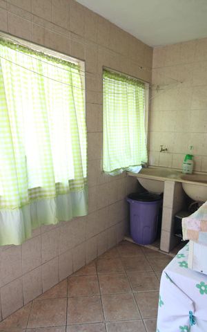 Casa à venda com 375m², 4 quartos e 2 vagasÁrea de Serviço