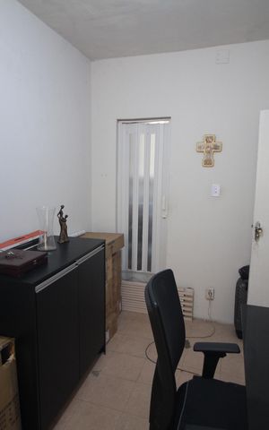 Casa à venda com 375m², 4 quartos e 2 vagasQuarto 4