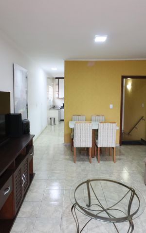 Casa à venda com 375m², 3 quartos e 4 vagasSala