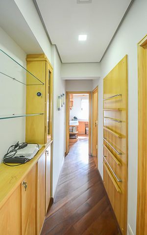 Apartamento para alugar com 188m², 4 quartos e 3 vagas Apartamento para alugar com 188m², 4 quartos e 3 vagasCorredor