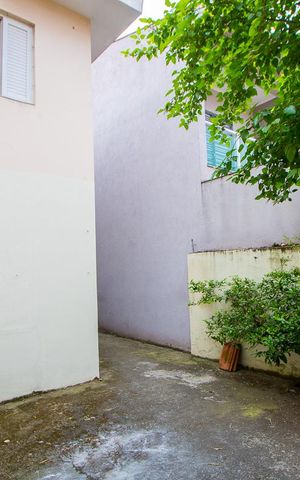 Casa à venda com 162m², 3 quartos e 2 vagas Casa à venda com 162m², 3 quartos e 2 vagasÁrea de serviço