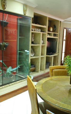 Casa à venda com 204m², 3 quartos e 5 vagasSala