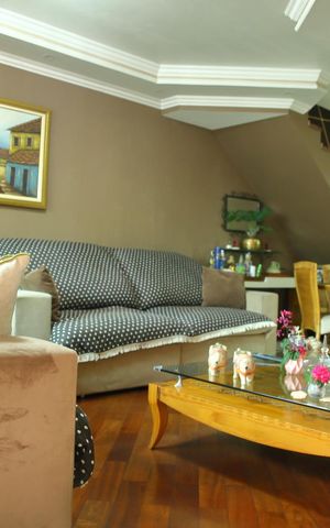 Casa à venda com 204m², 3 quartos e 5 vagasSala