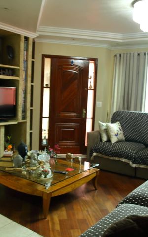 Casa à venda com 204m², 3 quartos e 5 vagasSala