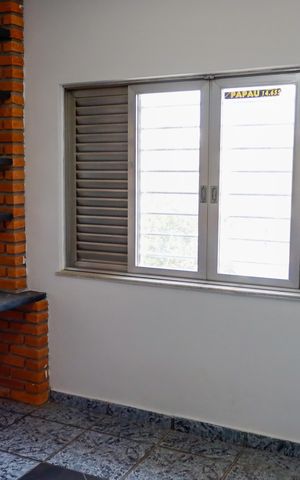 Casa à venda com 399m², 5 quartos e 3 vagas Casa à venda com 399m², 5 quartos e 3 vagasQuarto 2