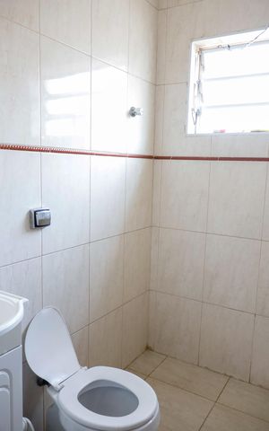 Casa à venda com 399m², 5 quartos e 3 vagas Casa à venda com 399m², 5 quartos e 3 vagasBanheiro 2