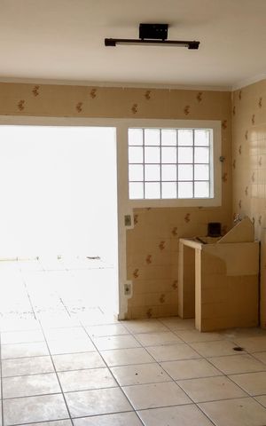 Casa à venda com 399m², 5 quartos e 3 vagas Casa à venda com 399m², 5 quartos e 3 vagasÁrea comum
