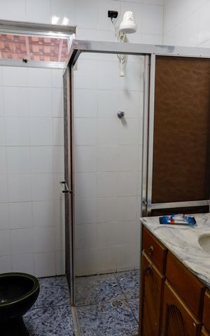 Casa à venda com 399m², 5 quartos e 3 vagas Casa à venda com 399m², 5 quartos e 3 vagasBanheiro da Suíte