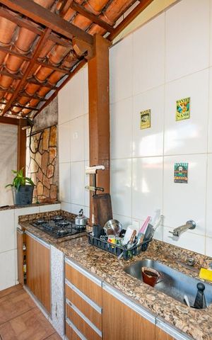 Casa à venda com 300m², 3 quartos e 4 vagas Casa à venda com 300m², 3 quartos e 4 vagasVaranda da Cozinha