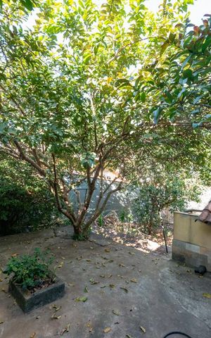 Casa à venda com 300m², 3 quartos e 4 vagas Casa à venda com 300m², 3 quartos e 4 vagasQuintal 2