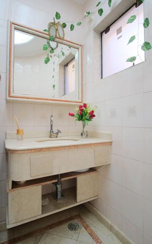 Casa à venda com 280m², 4 quartos e 5 vagasLavabo