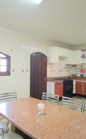 Casa à venda com 280m², 4 quartos e 5 vagasCozinha