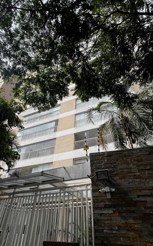 Apartamento à venda com 122m², 4 quartos e 2 vagasFachada
