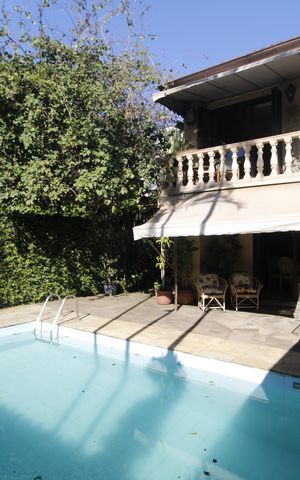 Casa à venda com 550m², 5 quartos e 3 vagasPiscina