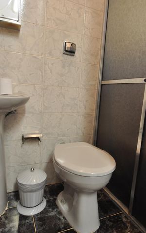 Casa para alugar com 350m², 4 quartos e 3 vagasBanheiro de serviço