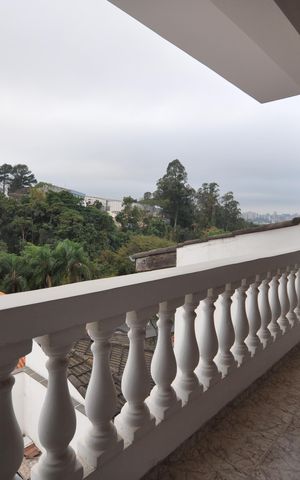 Casa para alugar com 350m², 4 quartos e 3 vagasSacada da Suíte 1