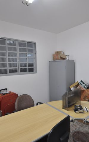 Casa para alugar com 350m², 4 quartos e 3 vagasDepósito 1