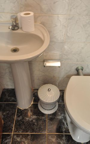 Casa para alugar com 350m², 4 quartos e 3 vagasBanheiro de serviço