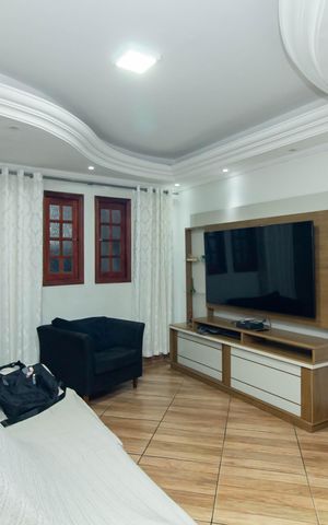 Casa à venda com 122m², 3 quartos e 2 vagas Casa à venda com 122m², 3 quartos e 2 vagasSala