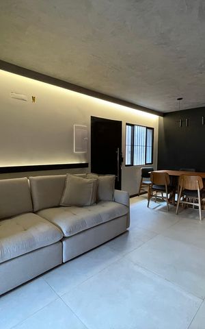 Casa à venda com 140m², 3 quartos e 2 vagas Casa à venda com 140m², 3 quartos e 2 vagasSala