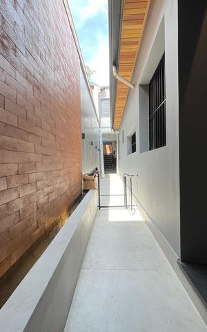 Casa à venda com 140m², 3 quartos e 2 vagas Casa à venda com 140m², 3 quartos e 2 vagasEntrada