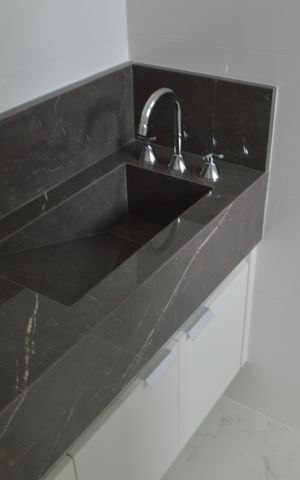 Apartamento à venda com 68m², 2 quartos e 1 vaga Apartamento à venda com 68m², 2 quartos e 1 vagaBanheiro da Suíte