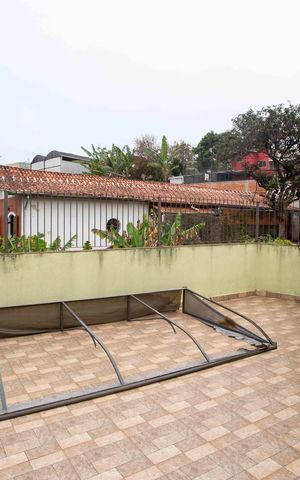 Casa para alugar com 355m², 5 quartos e 4 vagasSacada