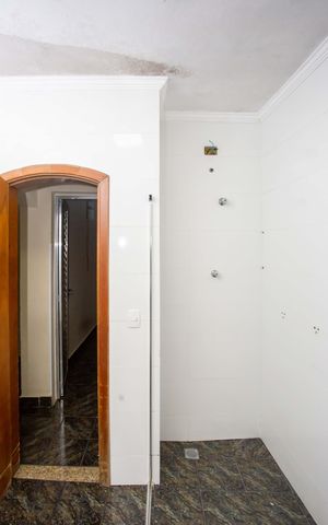 Casa para alugar com 355m², 5 quartos e 4 vagasBanheiro da Suíte