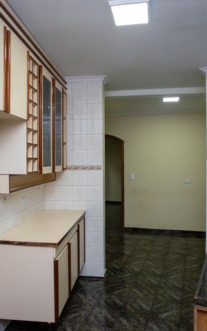 Casa para alugar com 355m², 5 quartos e 4 vagasCozinha