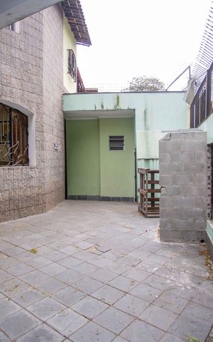 Casa para alugar com 355m², 5 quartos e 4 vagasGaragem